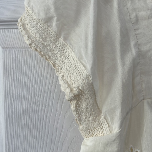 Sundance cream colored top - Picture 4 of 10